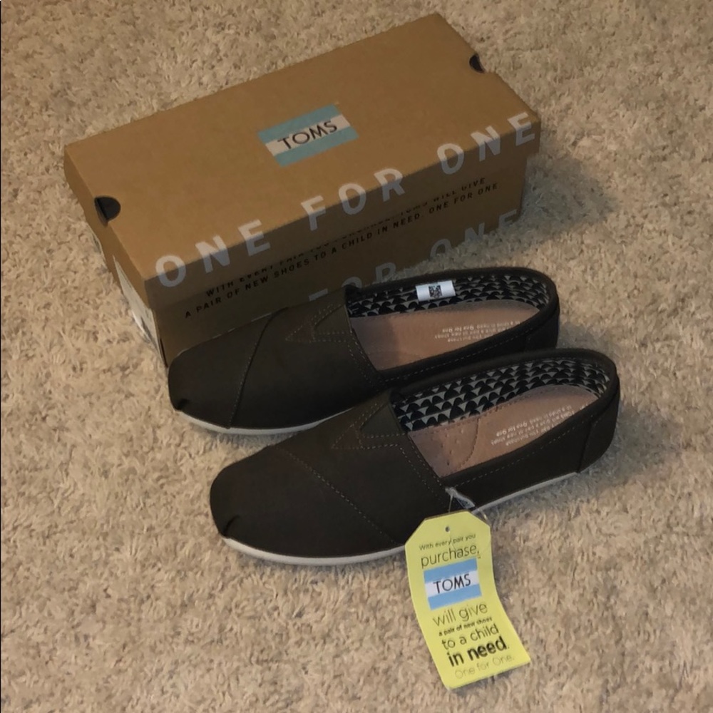 Brand new*** Toms. Tarmac Olive Canvas 9.5